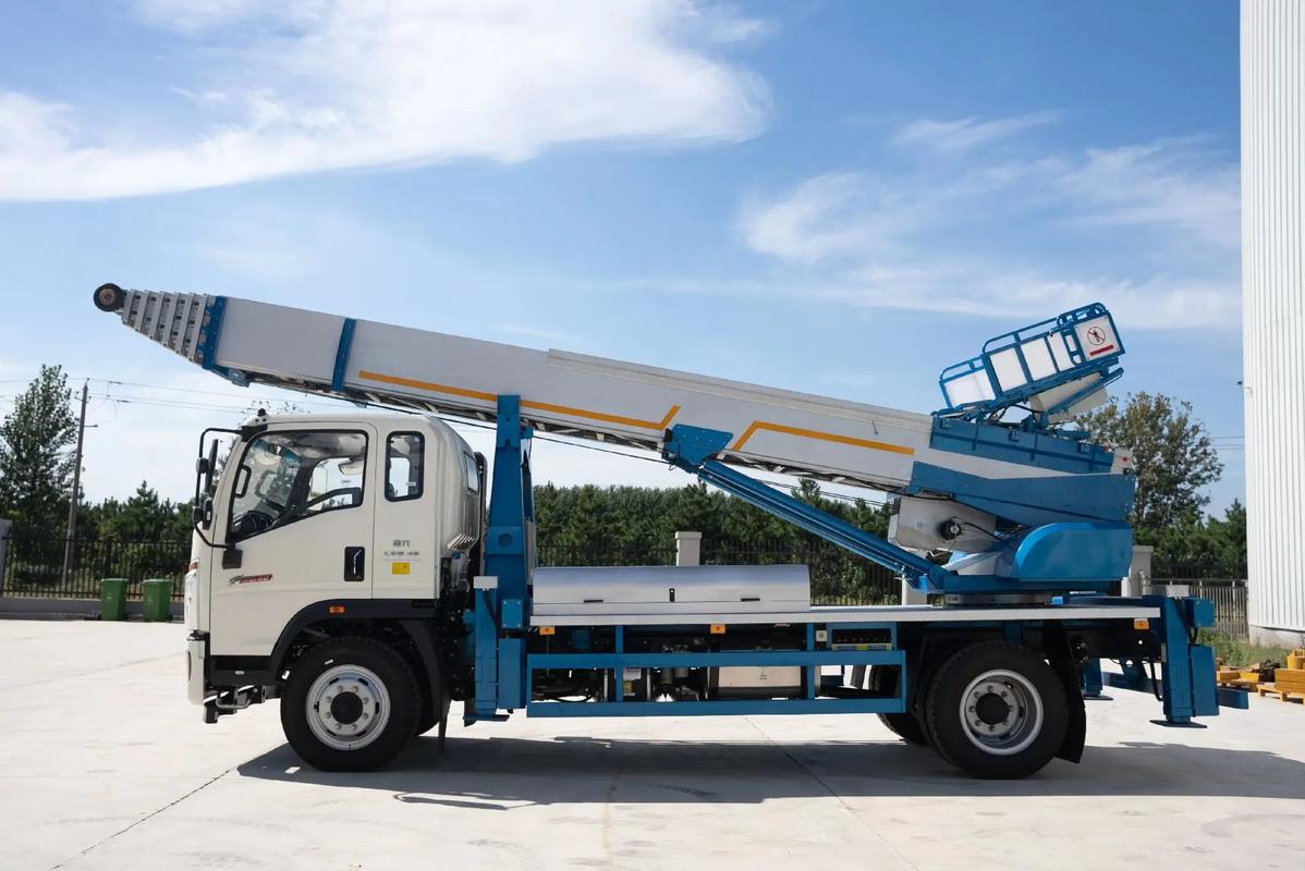 献县云梯上料车租赁费用